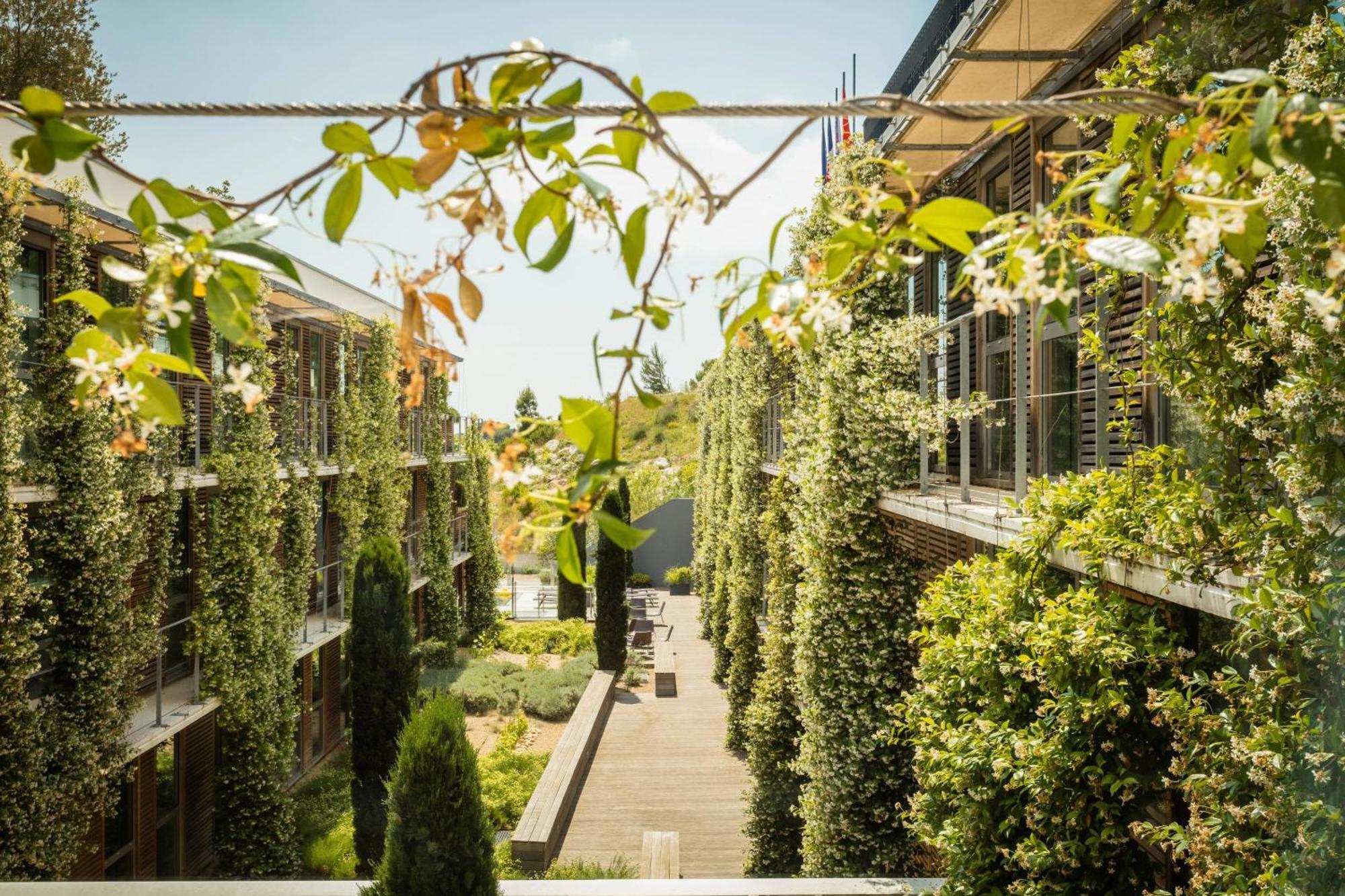 Courtyard By Marriott Montpellier Hotel Екстериор снимка