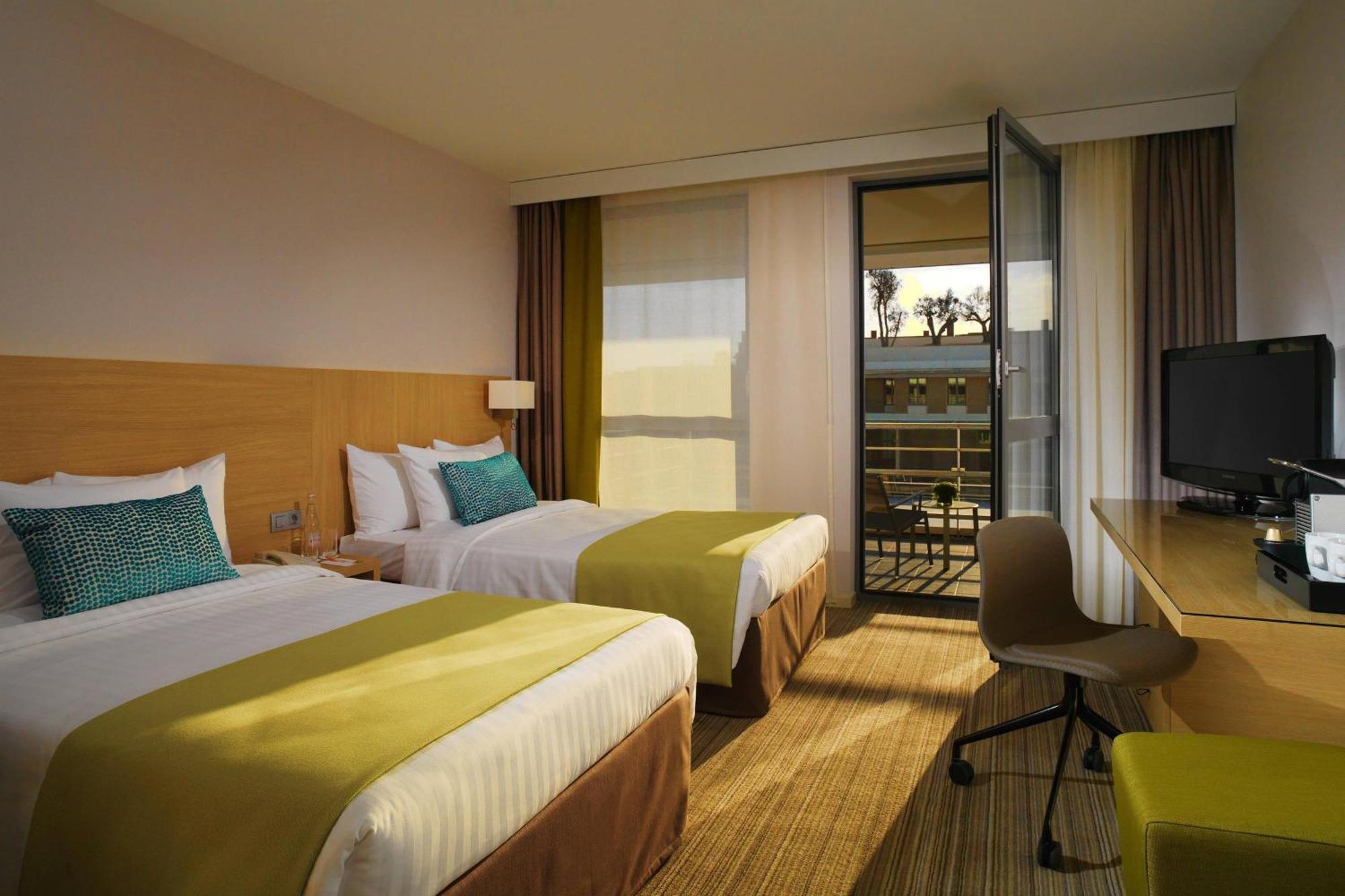 Courtyard By Marriott Montpellier Hotel Екстериор снимка