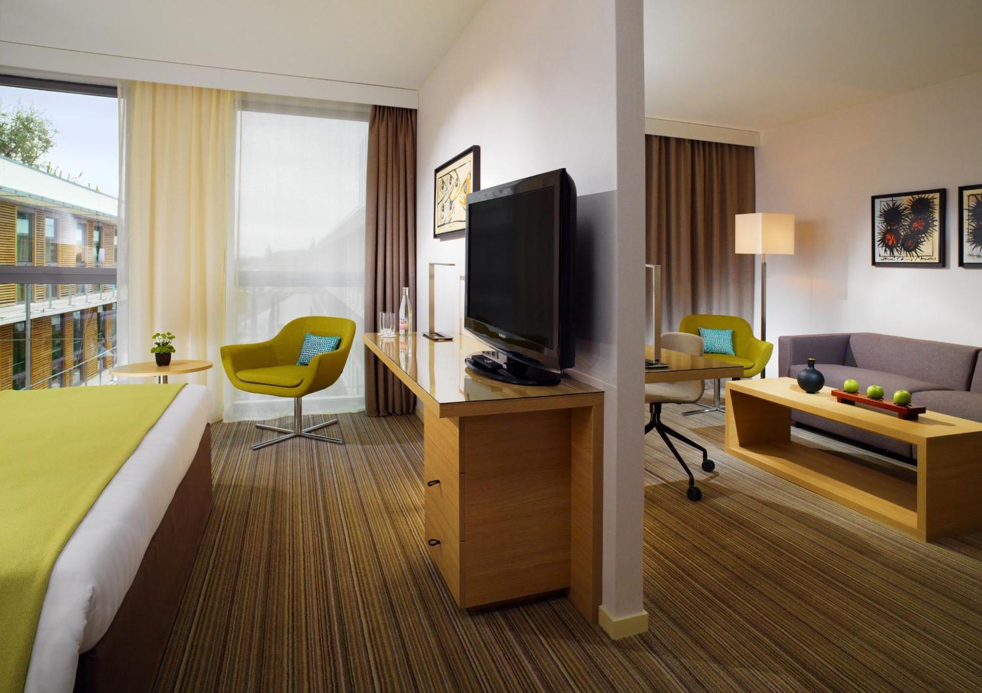 Courtyard By Marriott Montpellier Hotel Екстериор снимка
