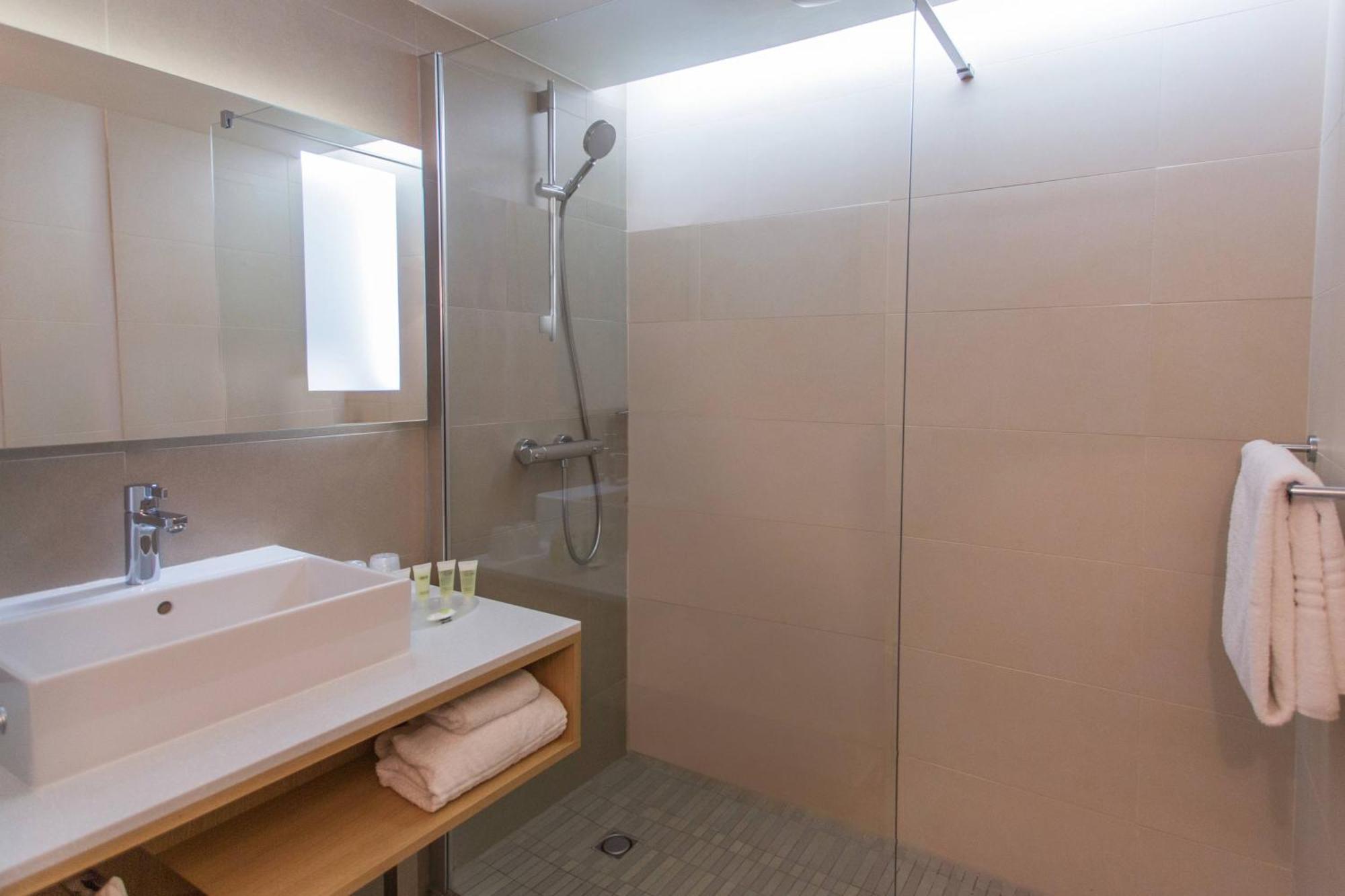 Courtyard By Marriott Montpellier Hotel Екстериор снимка