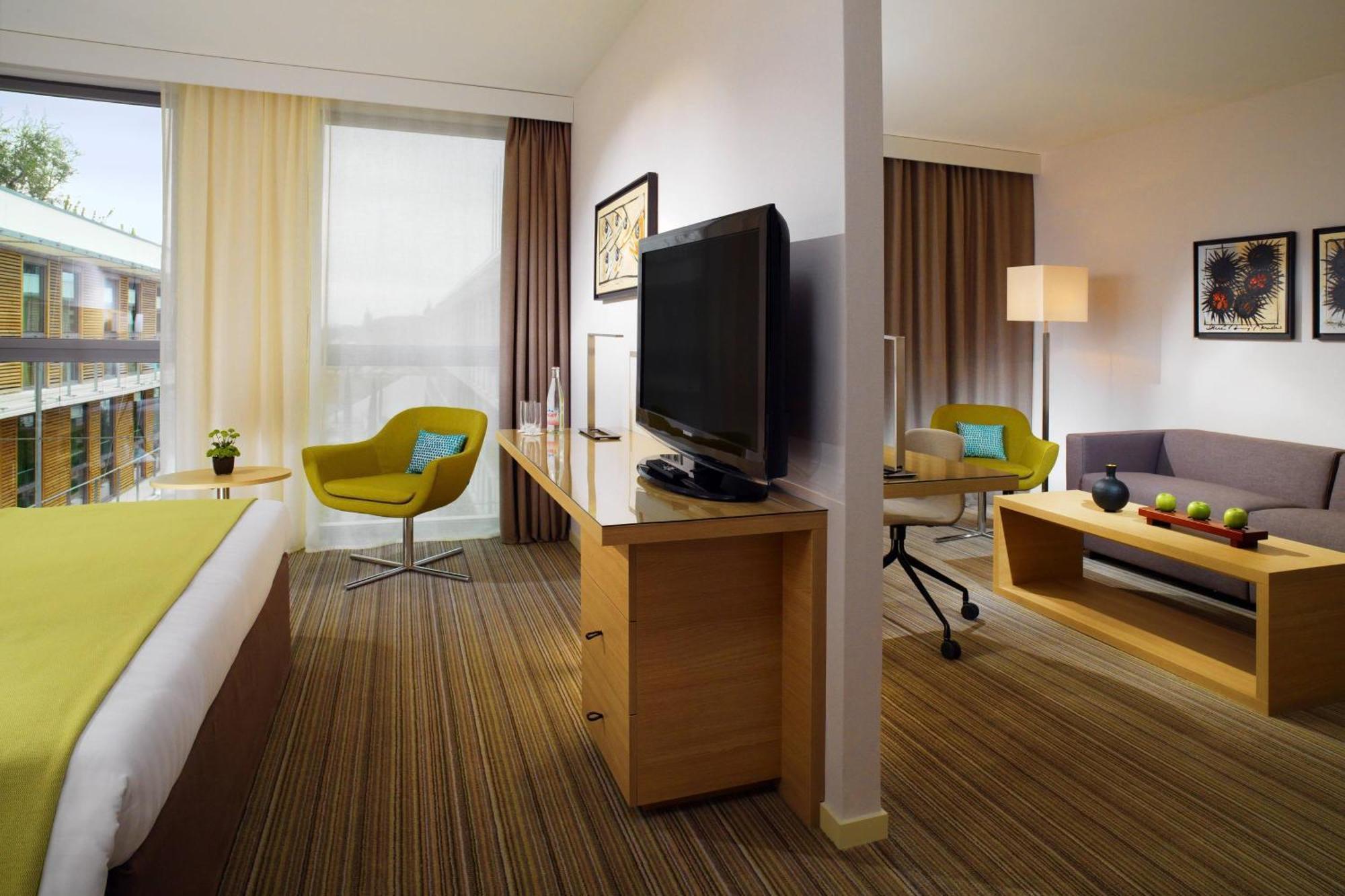 Courtyard By Marriott Montpellier Hotel Екстериор снимка