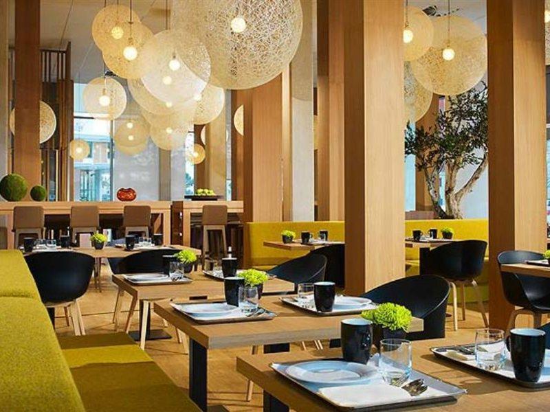 Courtyard By Marriott Montpellier Hotel Екстериор снимка