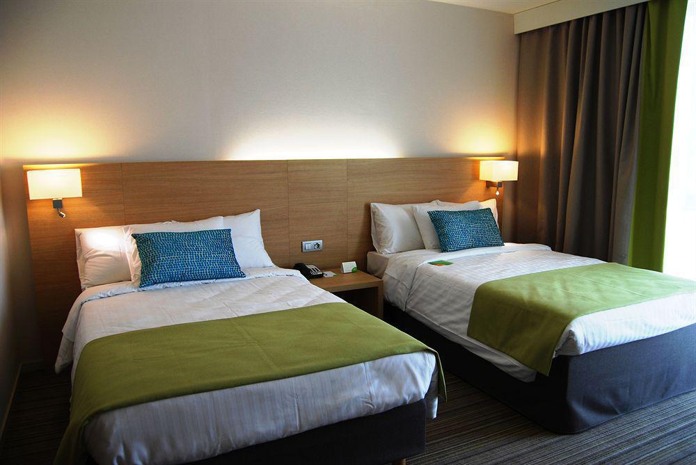 Courtyard By Marriott Montpellier Hotel Екстериор снимка
